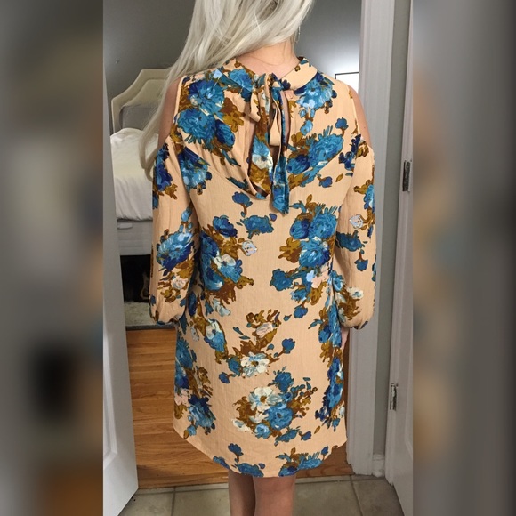 LAST 1! 💕💕Mock Neck Cold shoulder dress - Picture 3 of 5